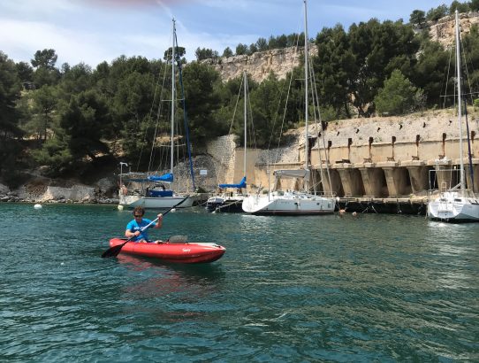 Cassis und krasser Seegang - knallrotes Gummiboot im Einsatz!